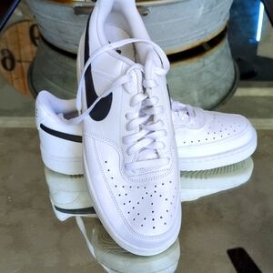 Nike court Vision white men's tennis shoes sz 10